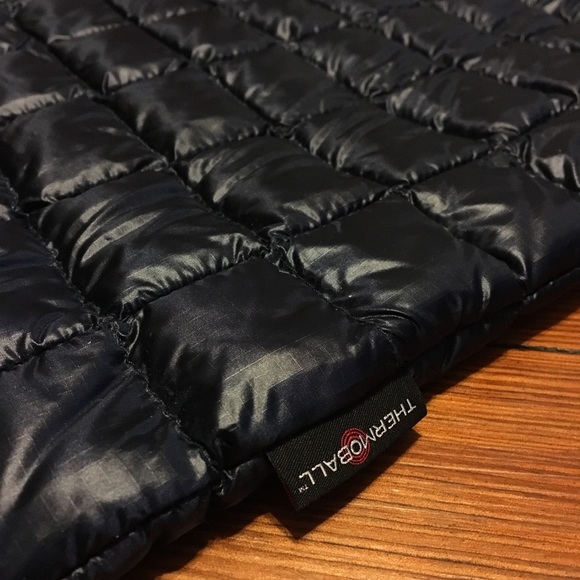 M The North Face Lost Coast ThermoBall Shacket - Picture 6 of 7